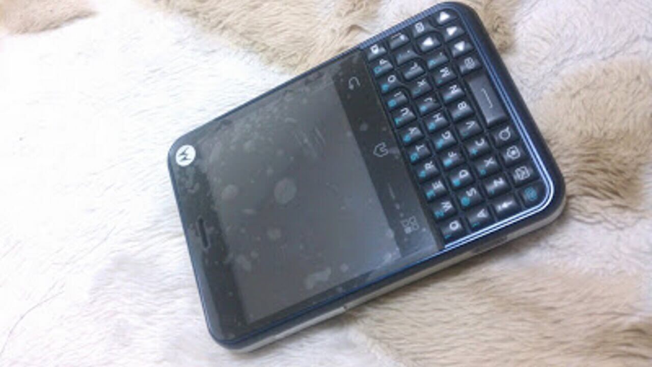 「Motorola Charm」BLACKが届きました