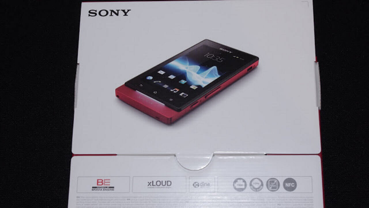 EU版「Xperia Sola（MT27i）」レッドカラーがやっと届きました