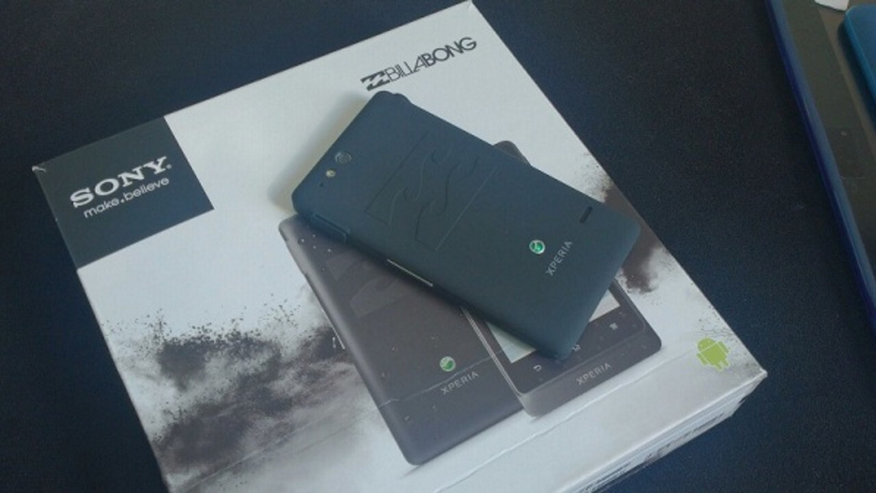 Xperia go Billabong Limited Editionが届きましたモデル番号はST27a
