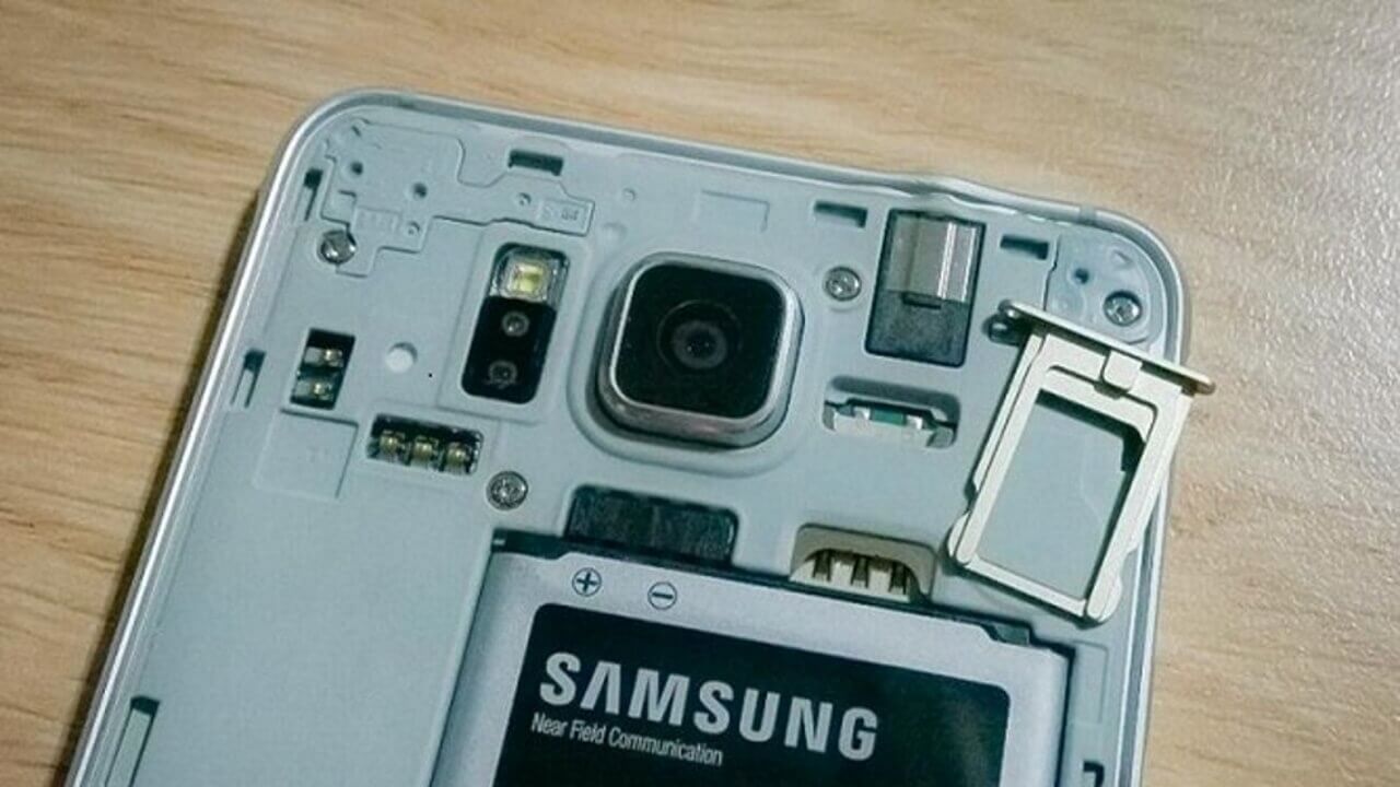 Galaxy AlphaのSIMスロットがリーク