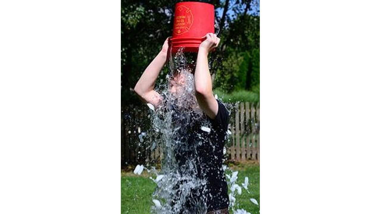 Samsung、Galaxy S5のALSアイスバケツチャレンジ動画を公開