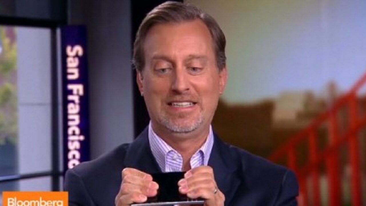 BlackBerry Passportは曲がりにくい