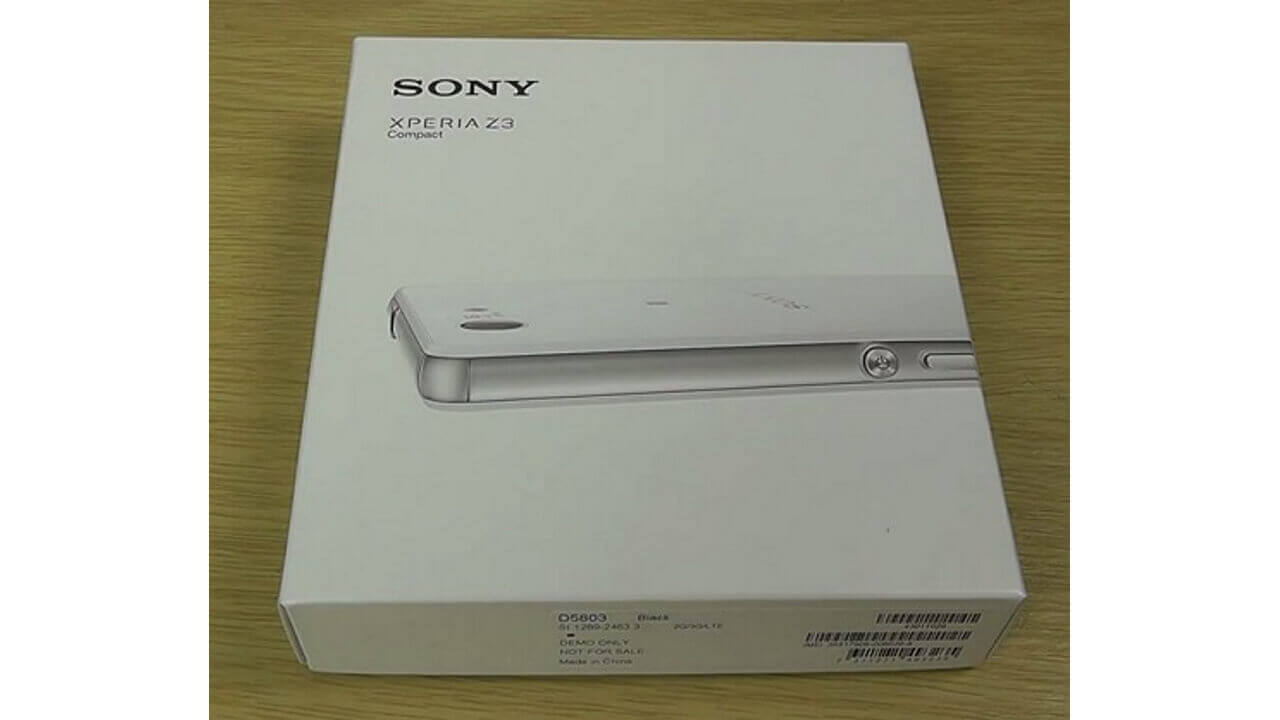 CloveによるXperia Z3 Compact（サンプル）の開封動画