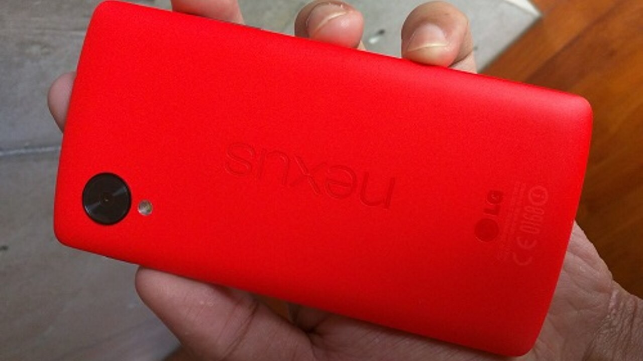 Google Play Store、「Nexus 5」ホワイト/ブライトレッド販売終了