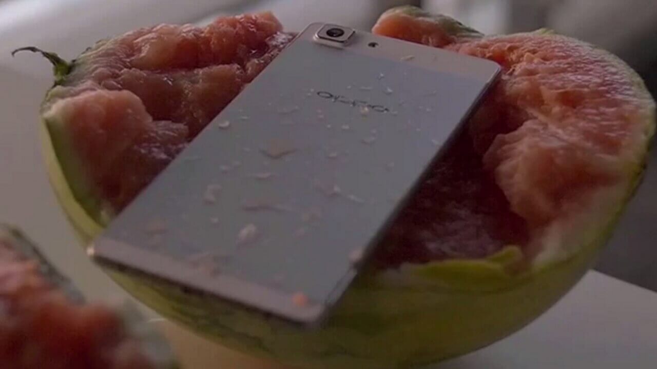 「OPPO R5」の強度を試した公式動画