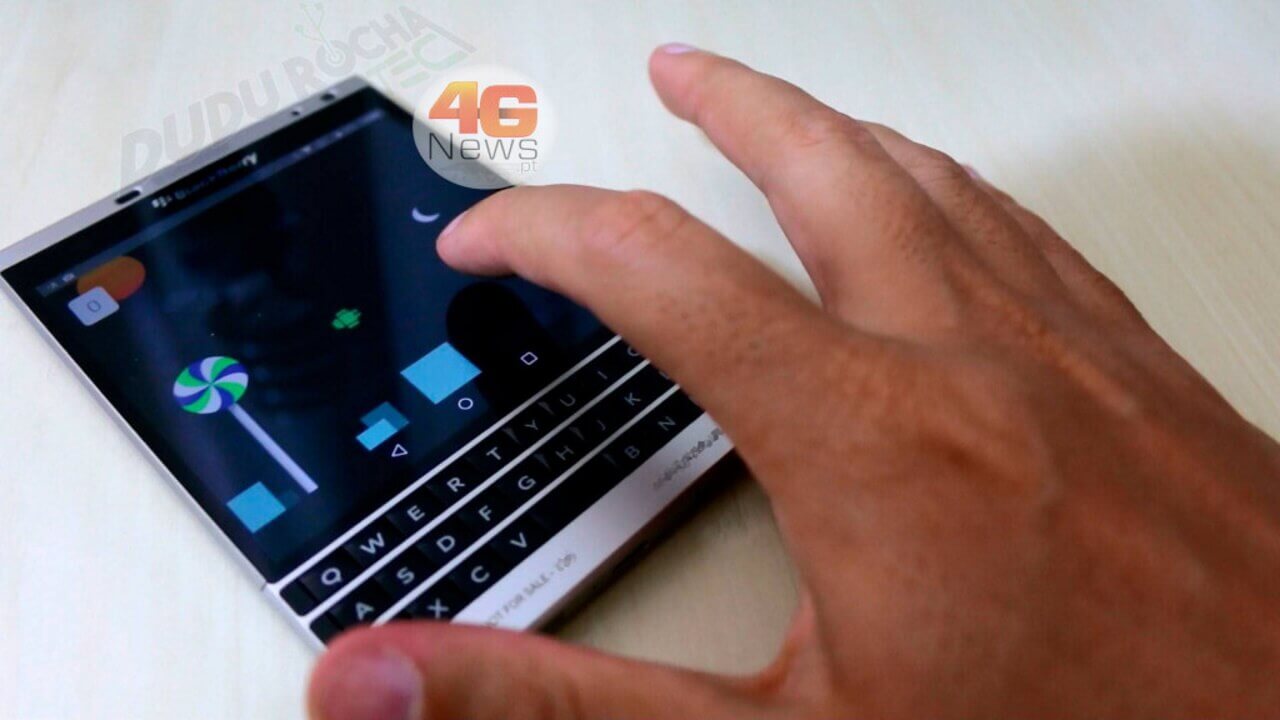 Android動作？謎の「BlackBerry Passport Silver Edition」写真公開