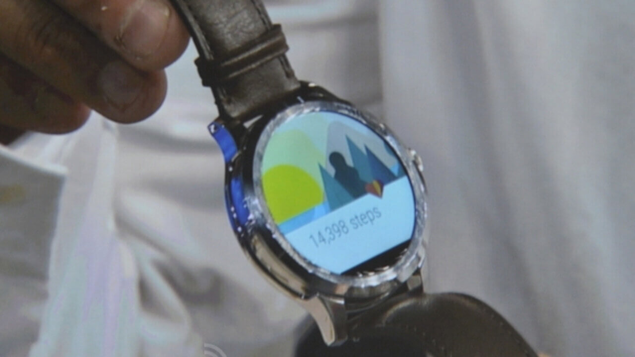 米Fossil、Intelプロセッサ搭載Android Wear披露【IDF15】
