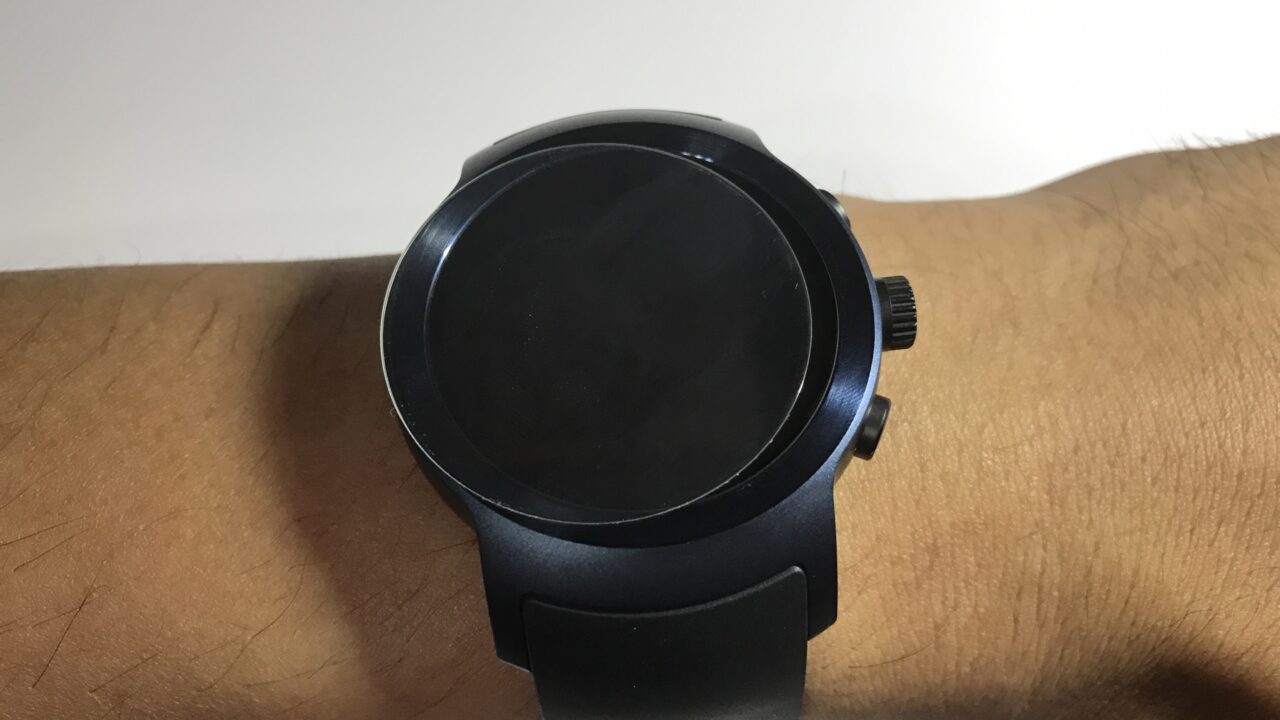 「LG Watch Sport」ガラスフィルム相性悪そう