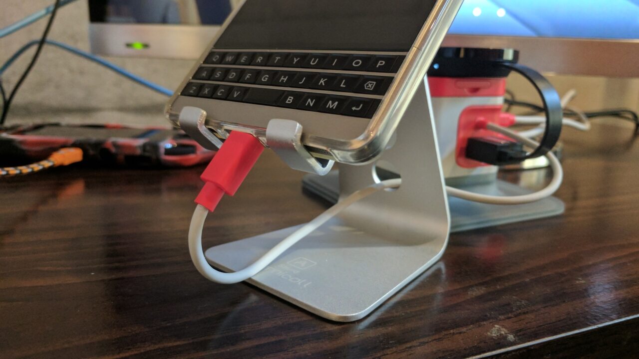 角度調整が可能なスマートフォン用スタンド「Lomicall A Stand」レビュー