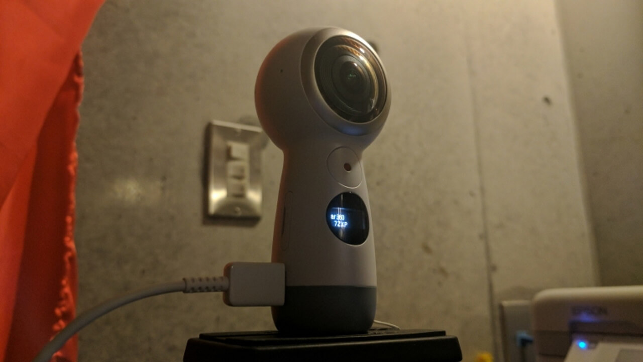 VR カメラ、手間なくキレイ画像/動画合成してくれるソフトが重要