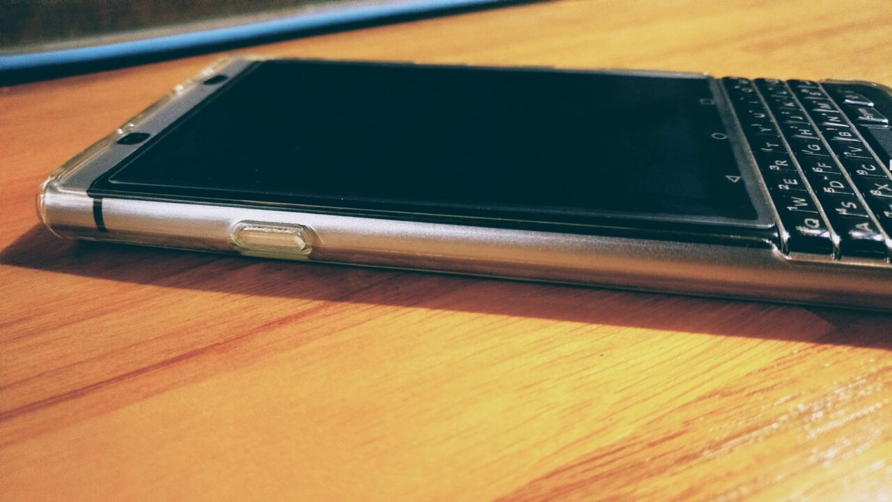 電源ボタン2回押しカメラ起動【KEYone Tips】