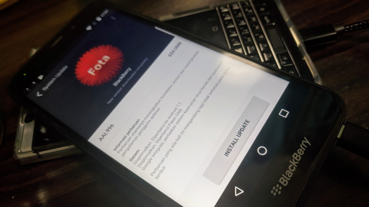 「BlckBerry Aurora」いつの間にAndroid 7.1.1アップデート【レポート】