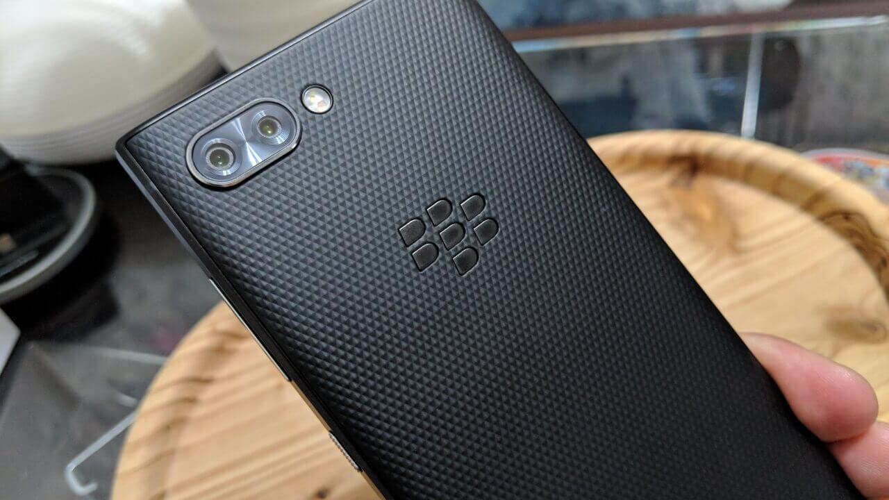 持ちやすい？打ちやすい？【BlackBerry KEY2レポート】