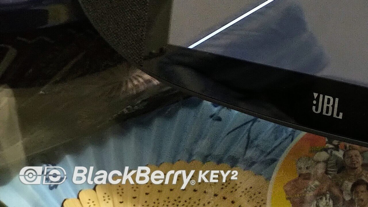 写真にウォーターマーク！と思ったら何やら殺気【BlackBerry KEY2レポート】