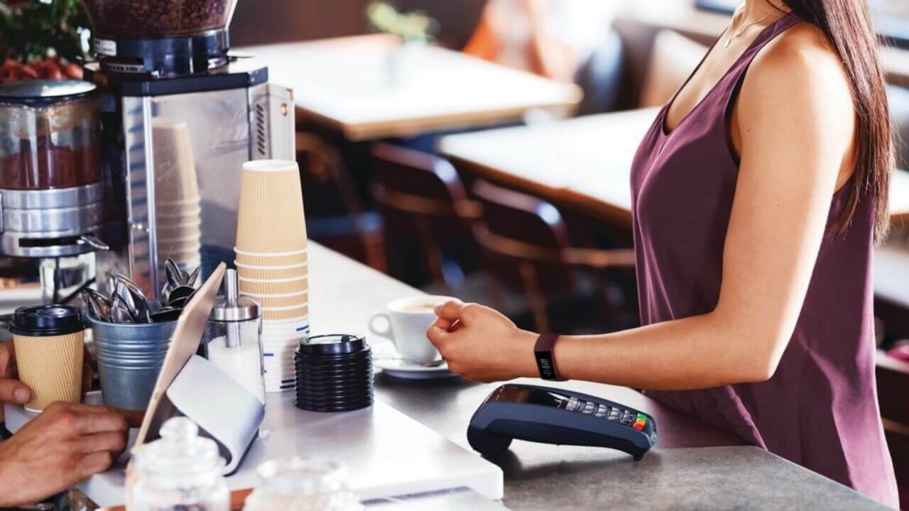 NFC決済「Fitbit Pay」国内提供開始！